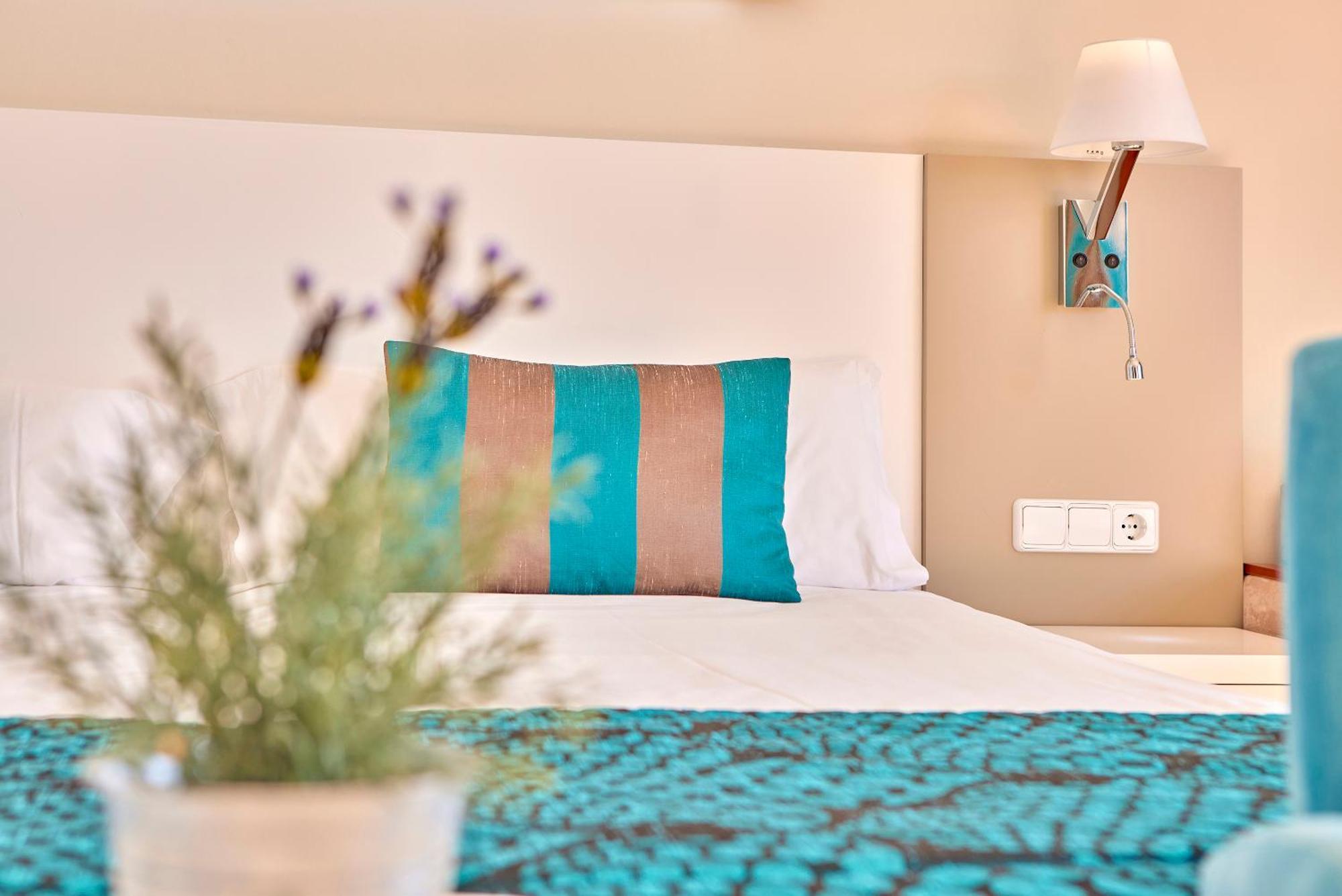 Universal Hotel Lido Park & Spa Peguera Bagian luar foto