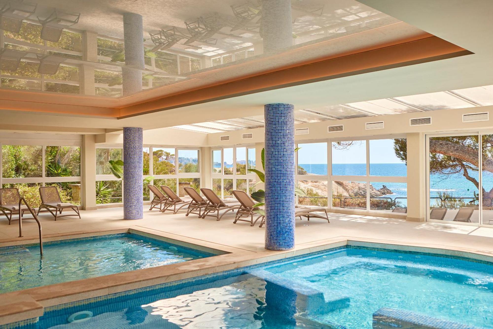 Universal Hotel Lido Park & Spa Peguera Bagian luar foto